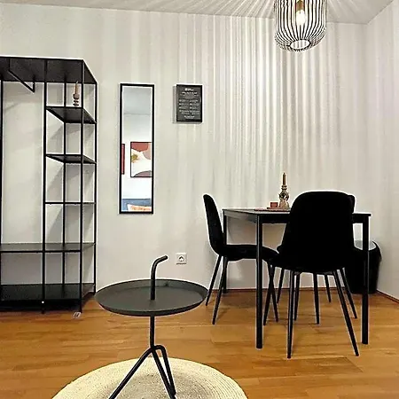 Aparthotel Shome I Self Check-in I Free Parking 3*